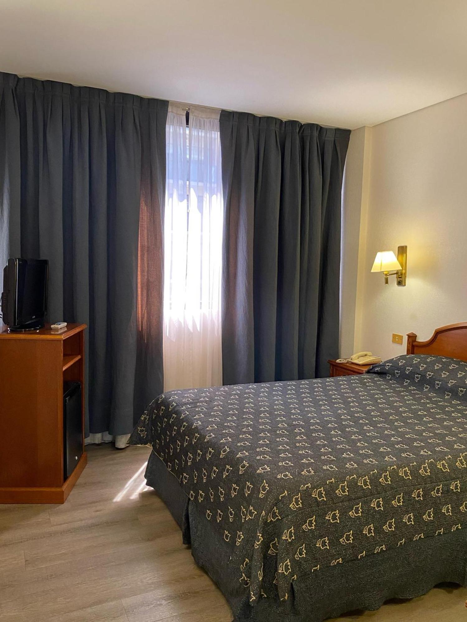 Atlas Tower Hotel Buenos Aires Exteriör bild